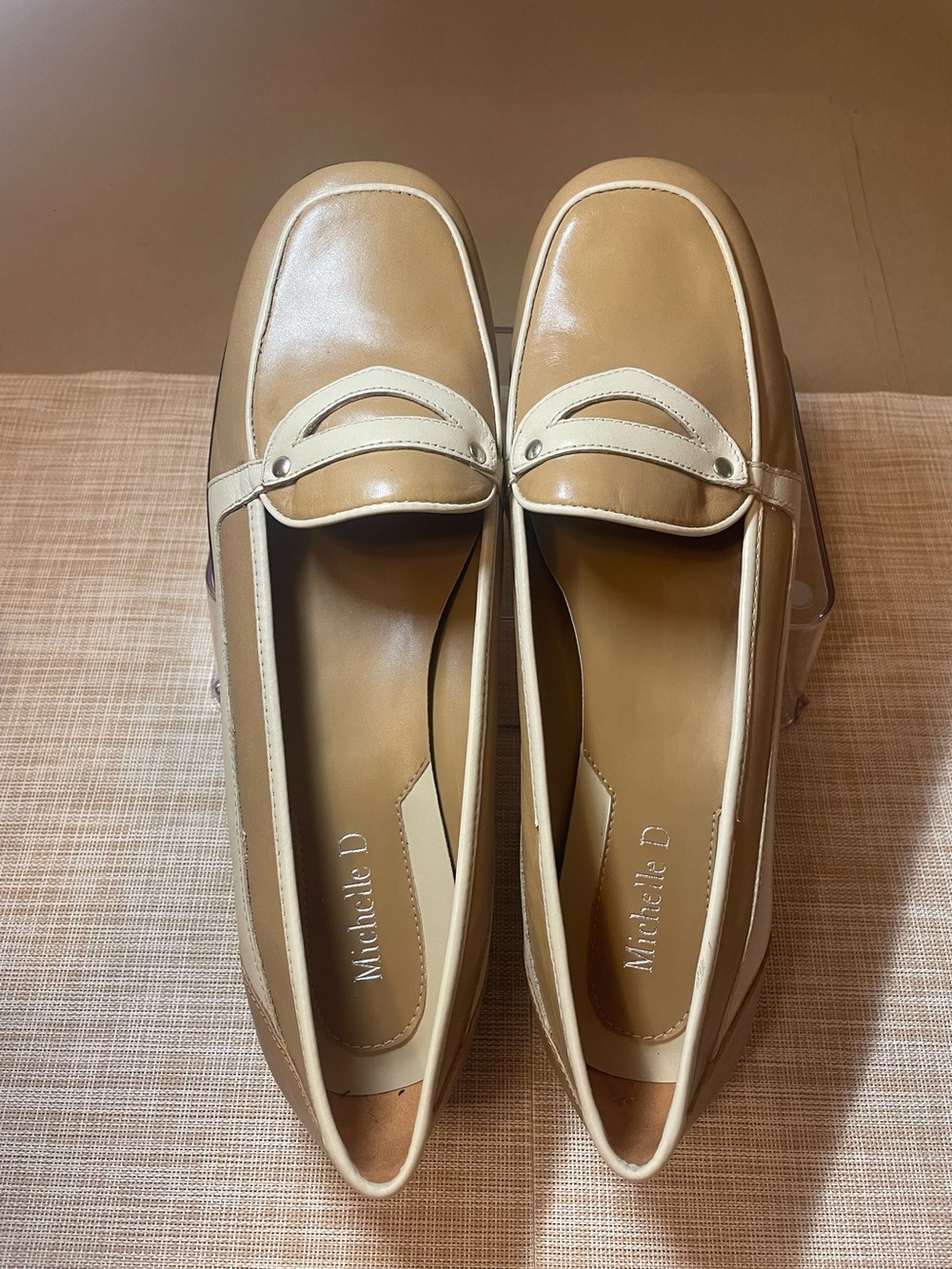 Michelle D Shoes Leather Loafers Tan& Beige Size 9 1/2M Women's SlipOn Flats NWD